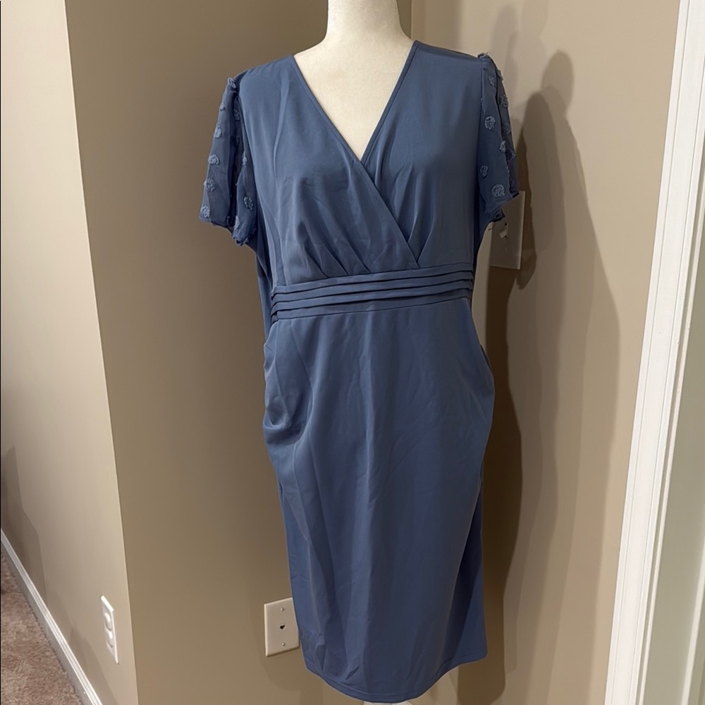 Elegant Blue Midi Dress with Embroidered Sleeves